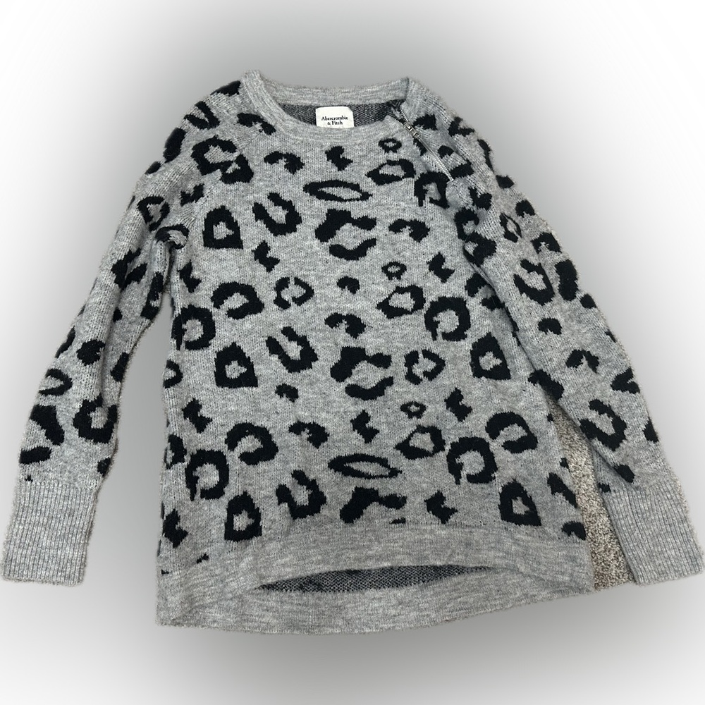 Abercrombie & Fitch Black and Gray Animal Print Sweater